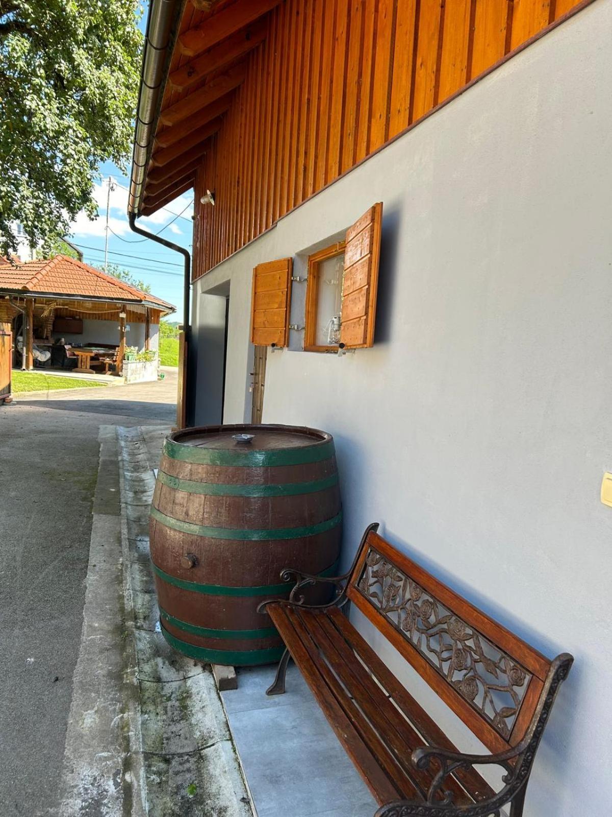 Willa House Mate Otočac Zewnętrze zdjęcie