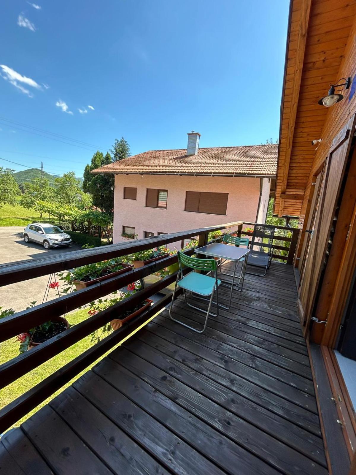 Willa House Mate Otočac Zewnętrze zdjęcie